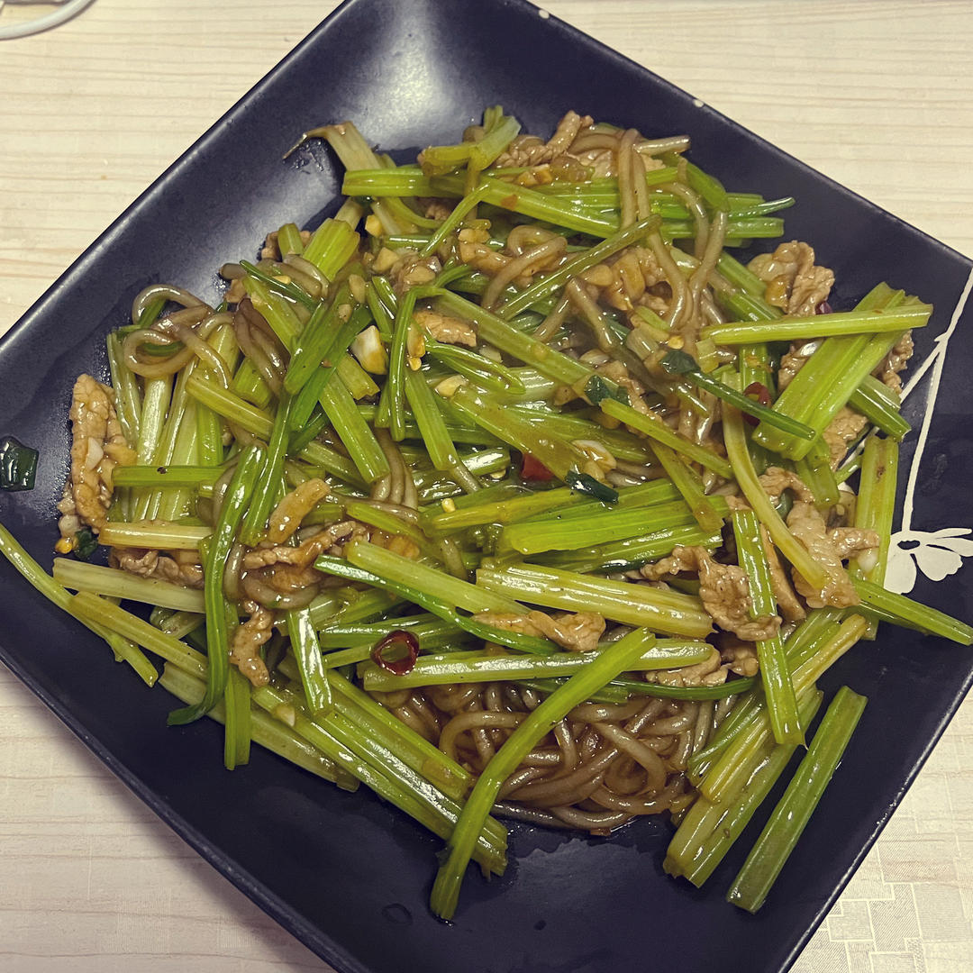 香芹炒粉条
