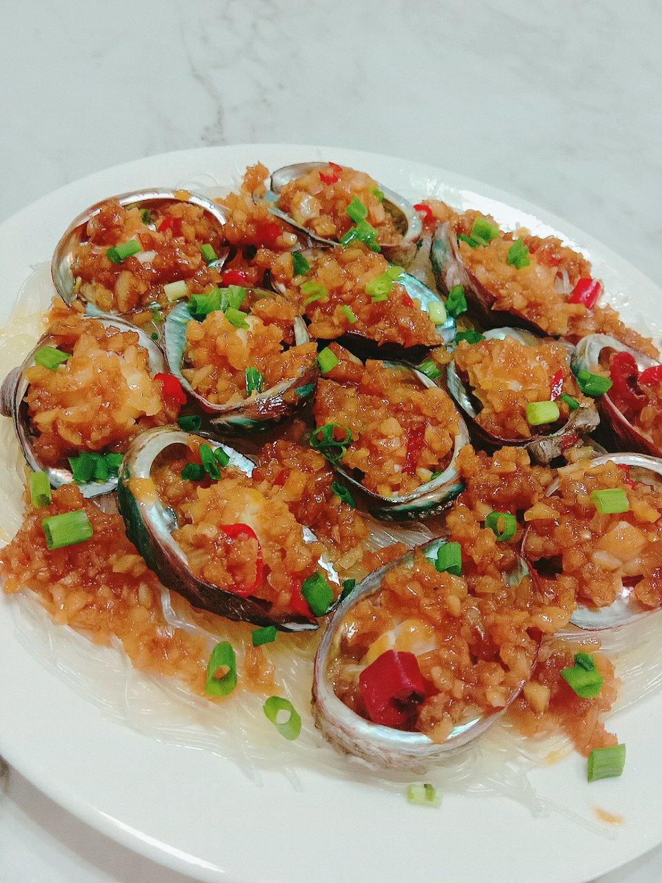 蒜蓉粉丝蒸鲍鱼