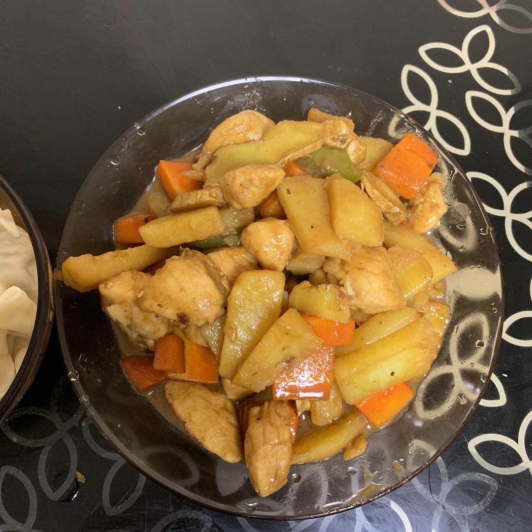 土豆炖鸡块