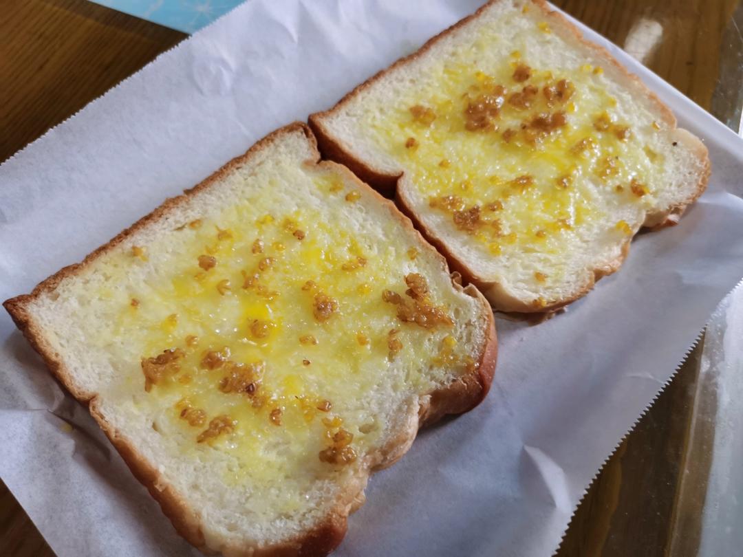 黄油蜂蜜烤吐司