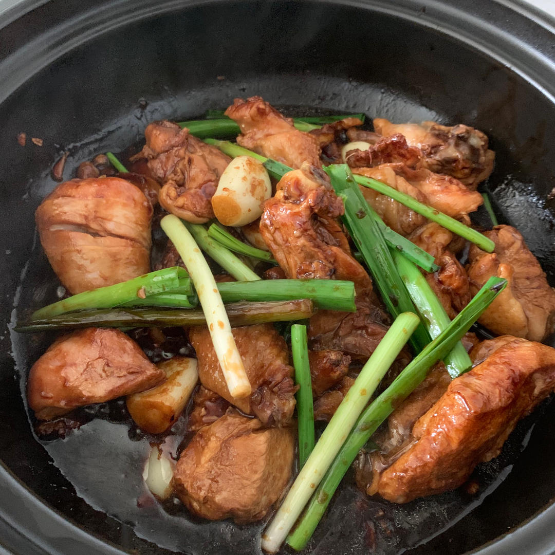 香味十足的沙姜鸡煲