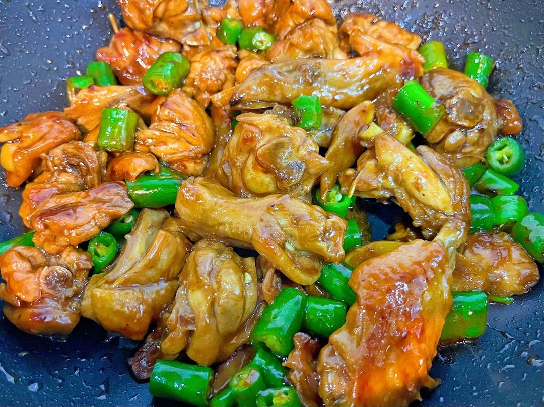 鲜嫩多汁的蚝油炒鸡的做法