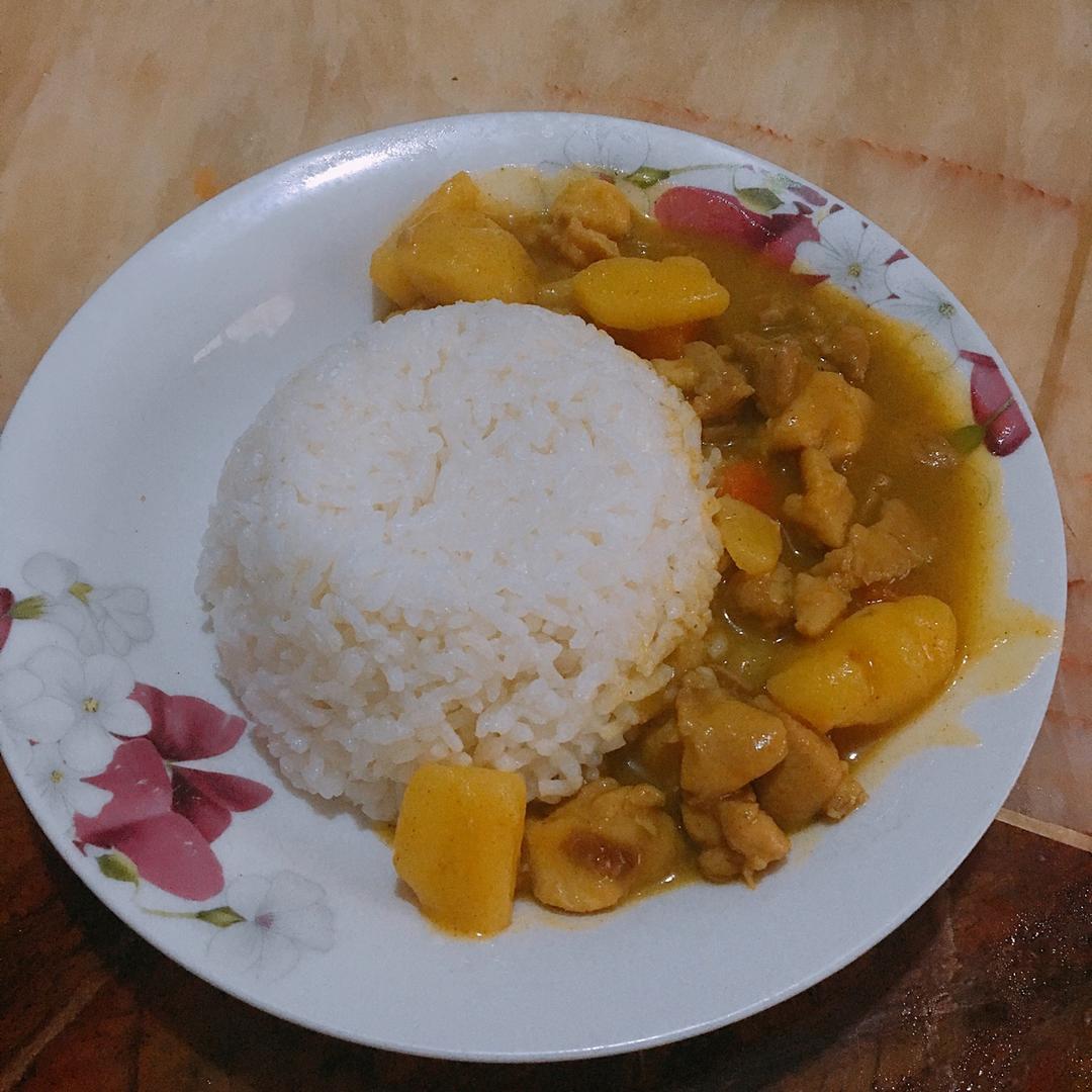 咖喱鸡肉饭