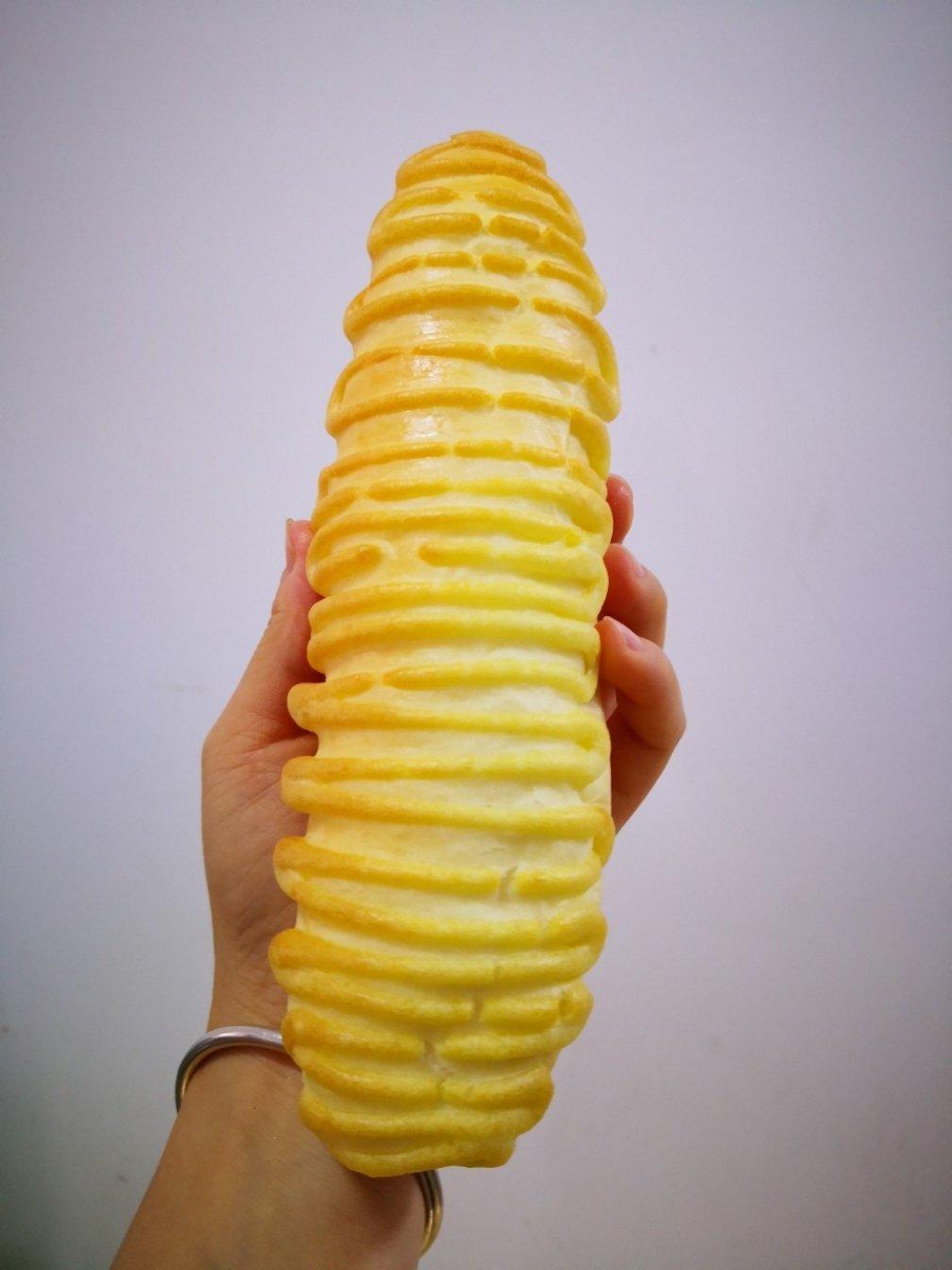 面包房里最受欢迎的毛毛虫面包