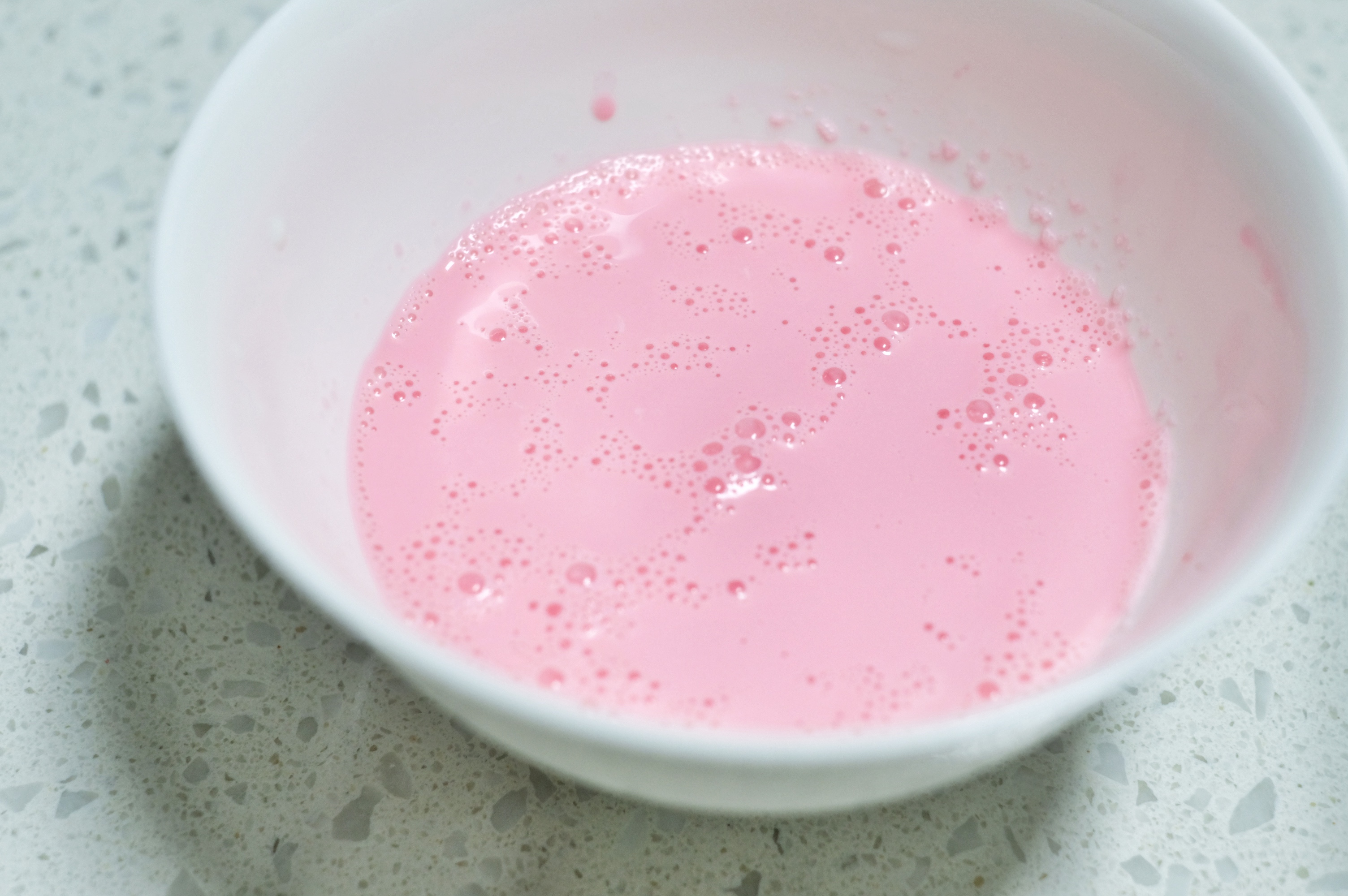 奶油草莓脏脏司康【5分钟进烤箱快手版】的做法 步骤1