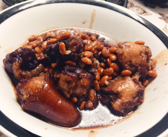 黄豆烧猪尾