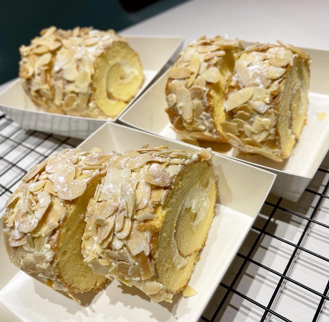 老式咸奶油杏仁蛋糕卷