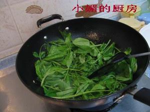 清炒豌豆尖的做法 步骤2