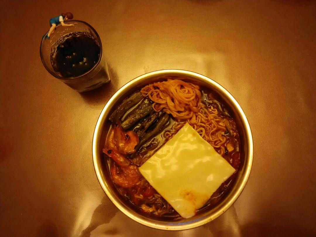 如何把2.5元的泡面变成25元的泡面！