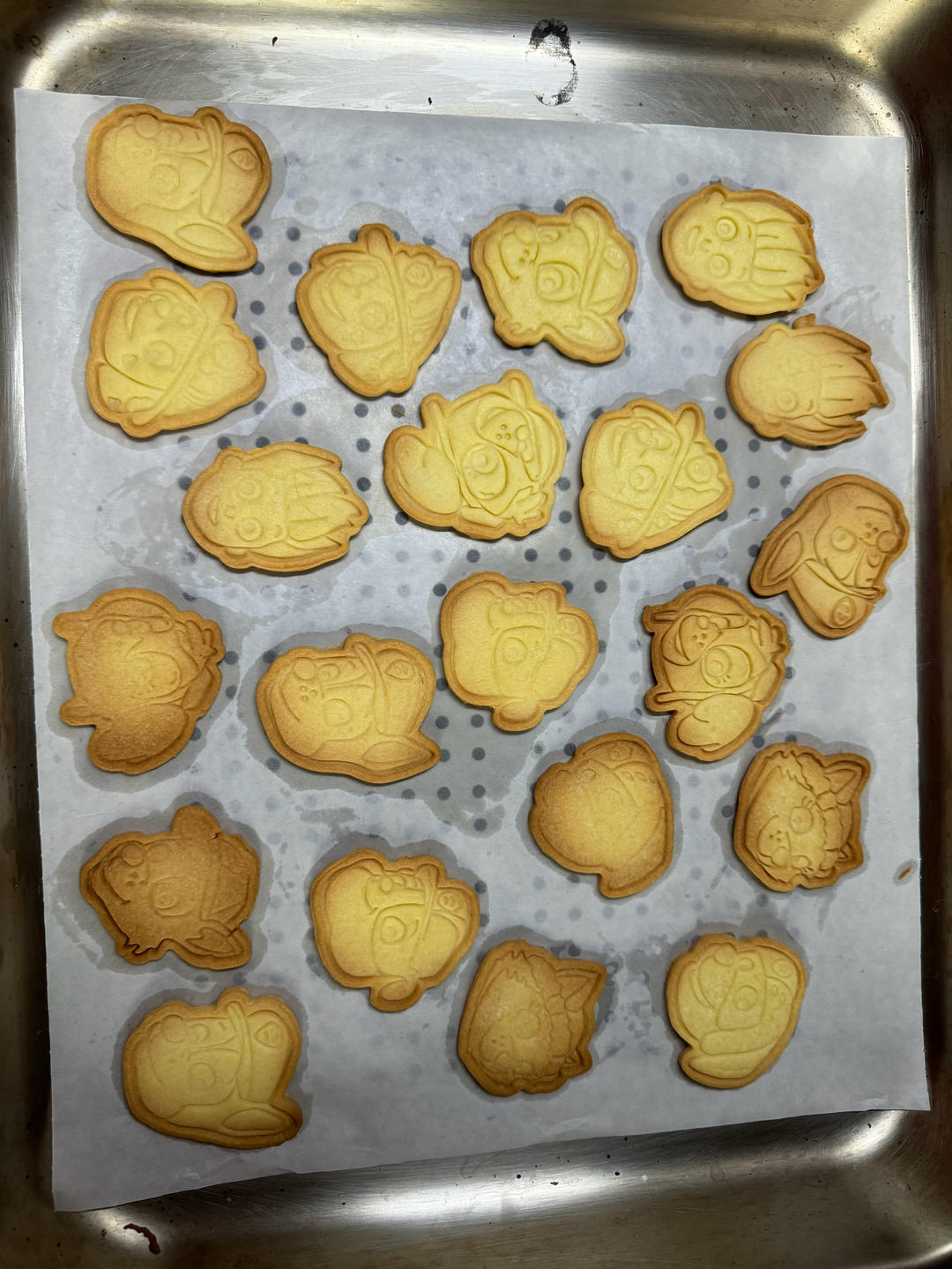 超简单！好吃又平整的糖霜饼干底的做法（附贴心小提示哦）