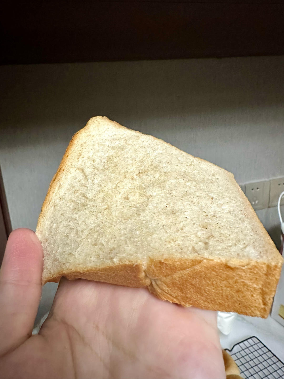 柔软的蜂蜜牛乳全麦吐司