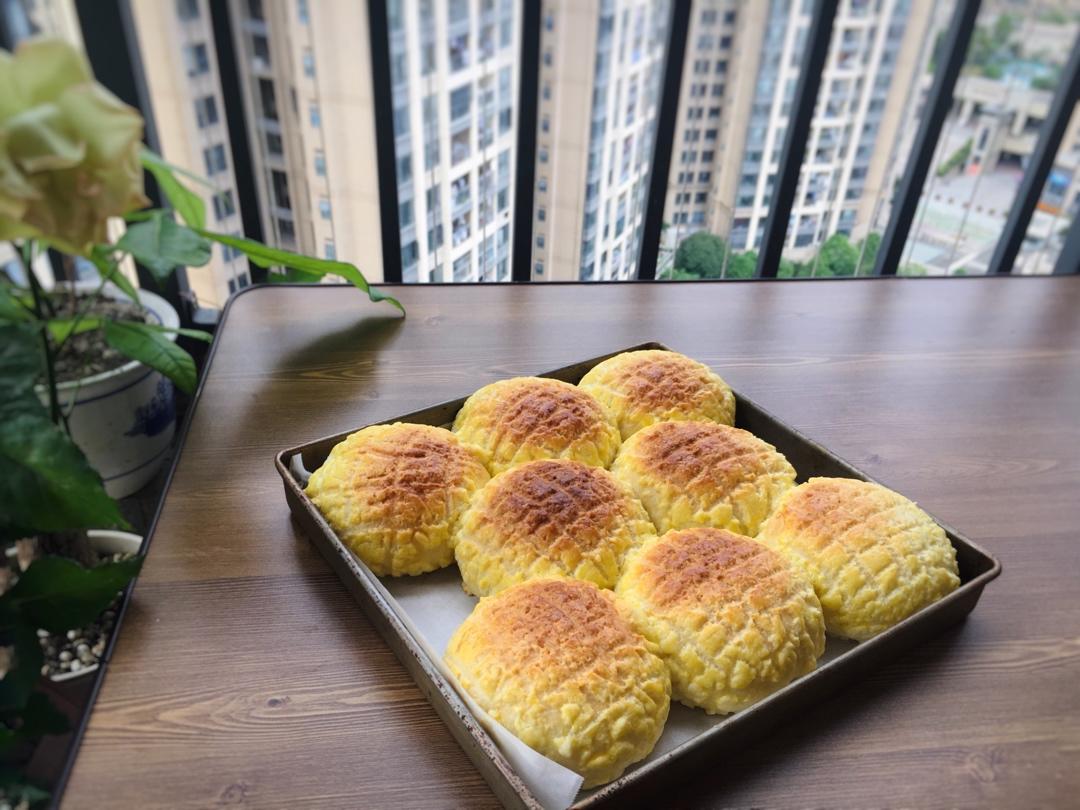 好吃到炸裂的港式菠萝包（附带制作酥皮的小视频）