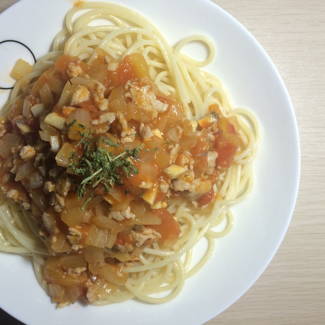 蕃茄蘑菇肉酱意大利面