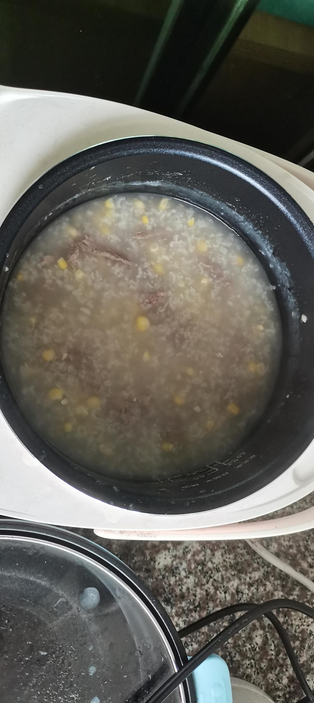 玉米胡萝卜瘦肉粥