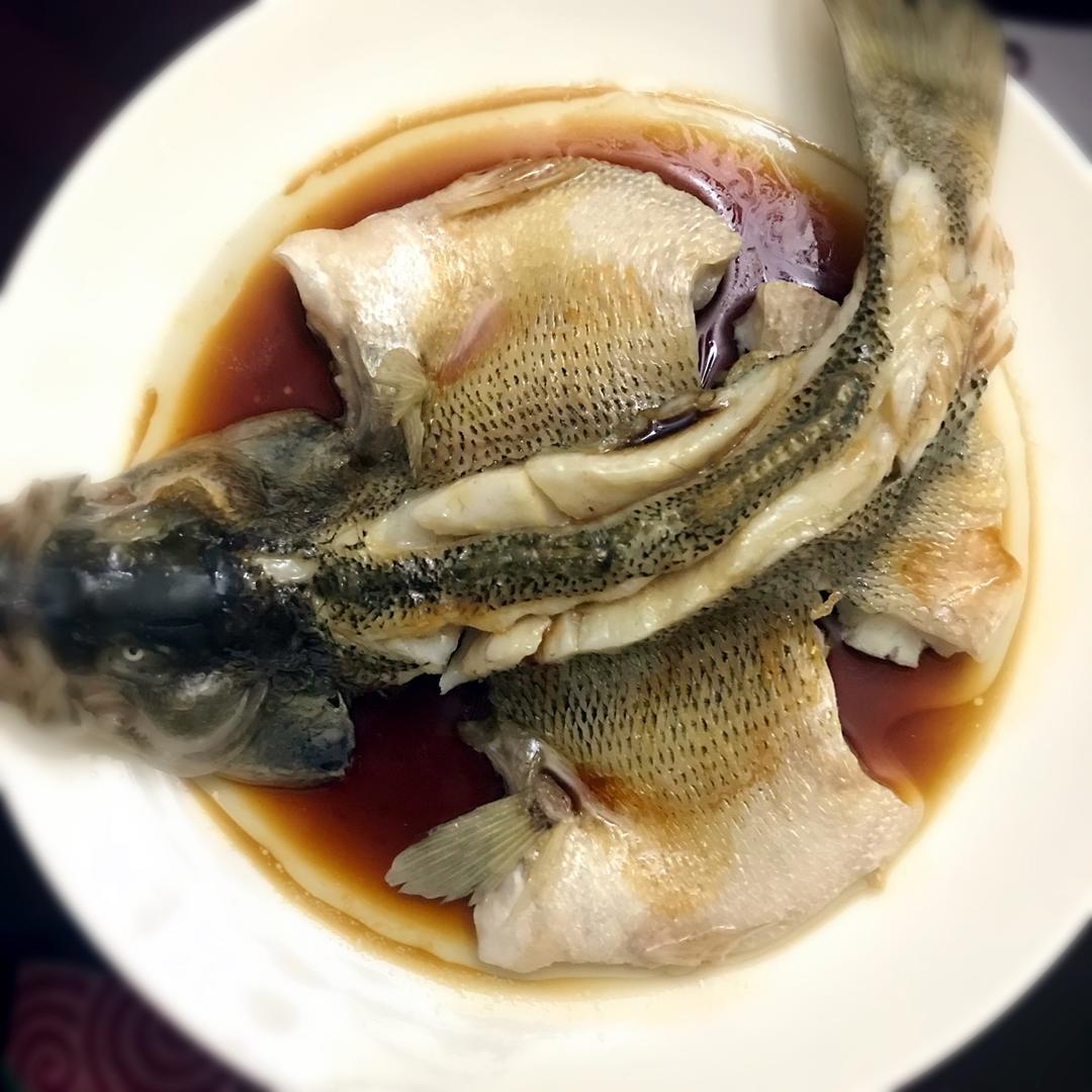 芳酱做的超入味清蒸鱼清蒸鲈鱼桂花鱼家常独创