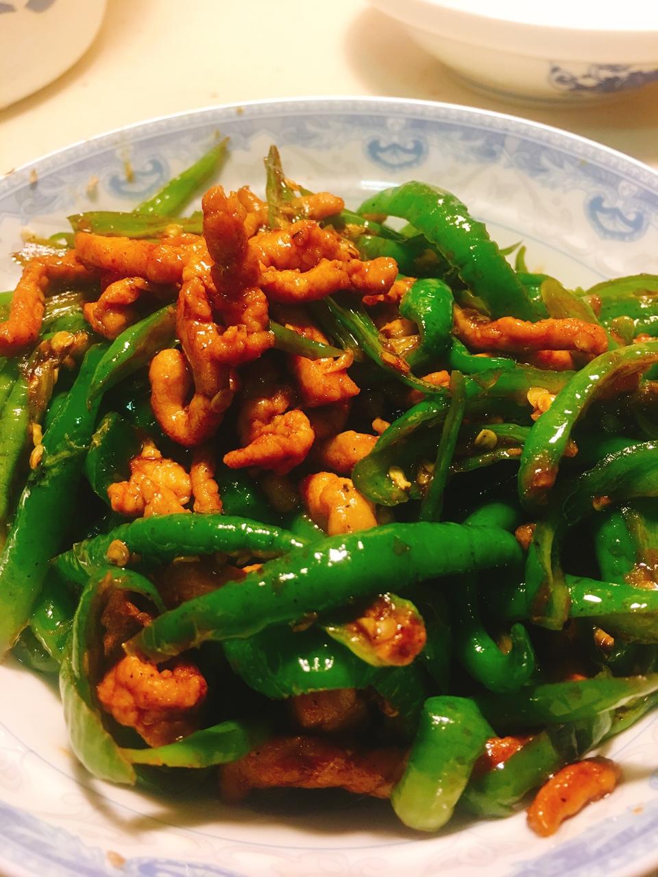 王承诺做的青椒炒肉丝青椒炒肉丝家常菜首页登录注册作品动态菜单查看