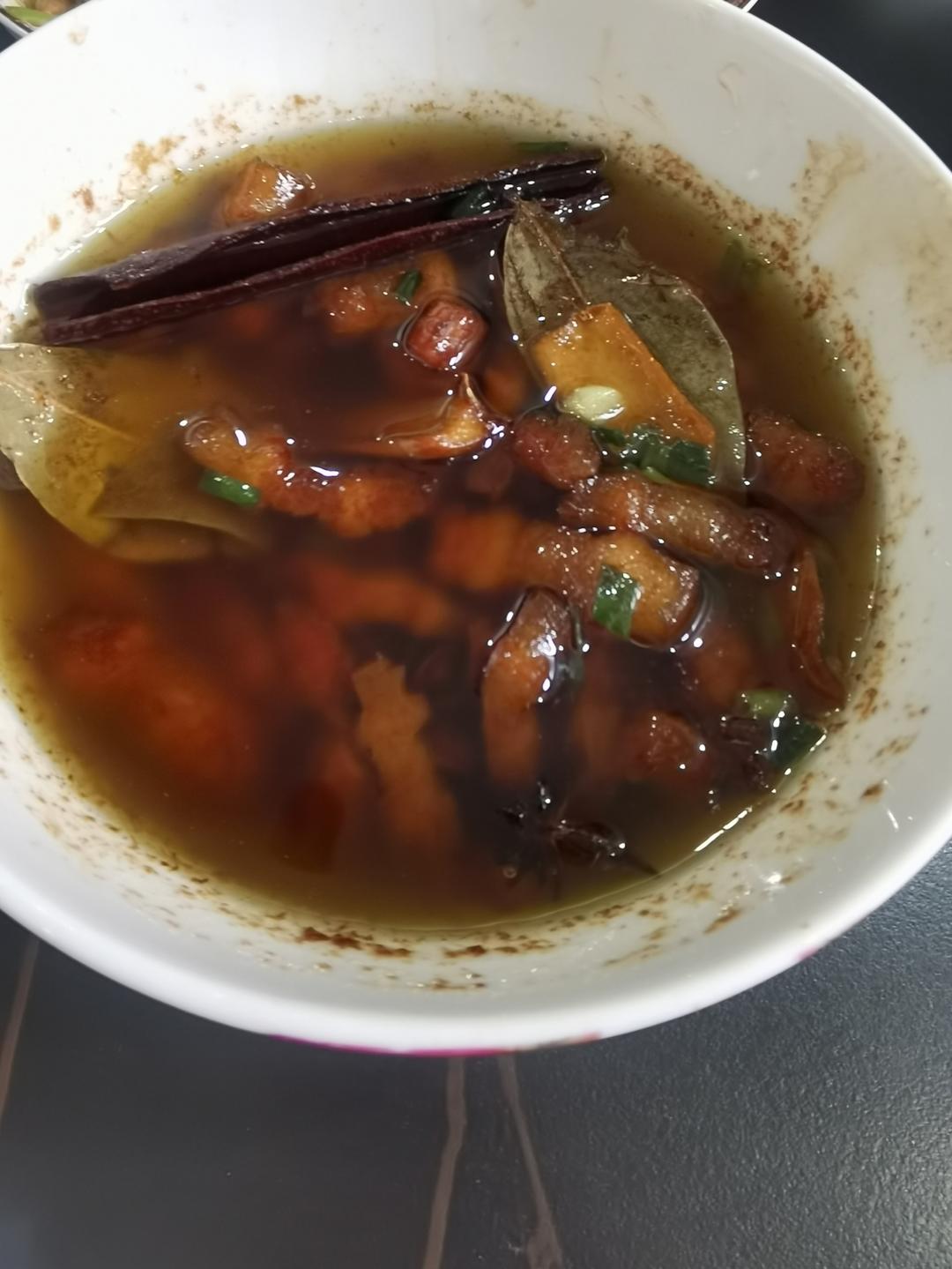 今天这个鹌鹑蛋红烧肉 简直不要太下饭了