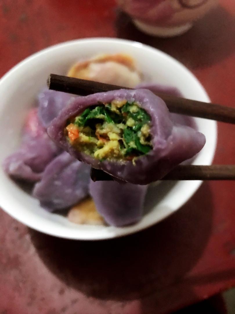 彩色饺子（蔬菜汁）