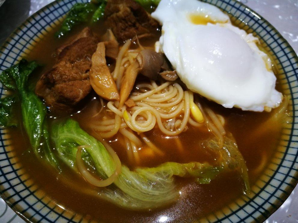 红烧排骨面