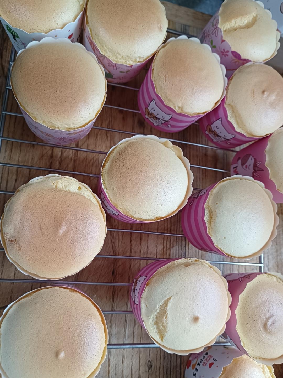 不塌陷不开裂不缩腰杯子蛋糕分享