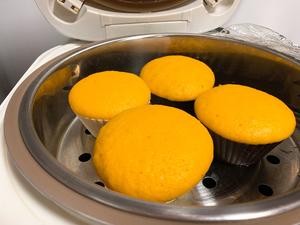 【快手辅食】蒸南瓜发酵蛋糕（无蛋白，泡打粉）的做法 步骤6
