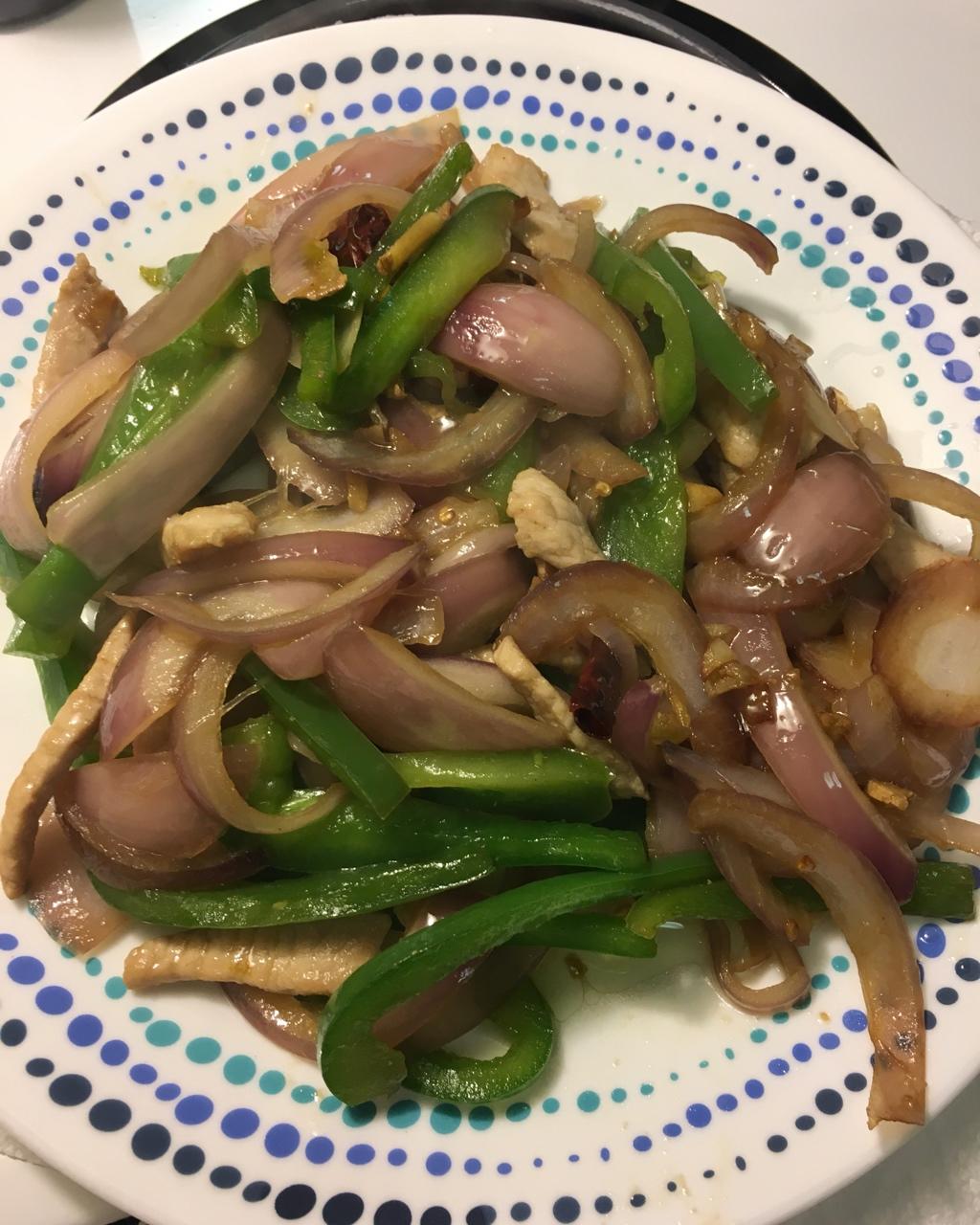 洋葱青椒炒肉丝