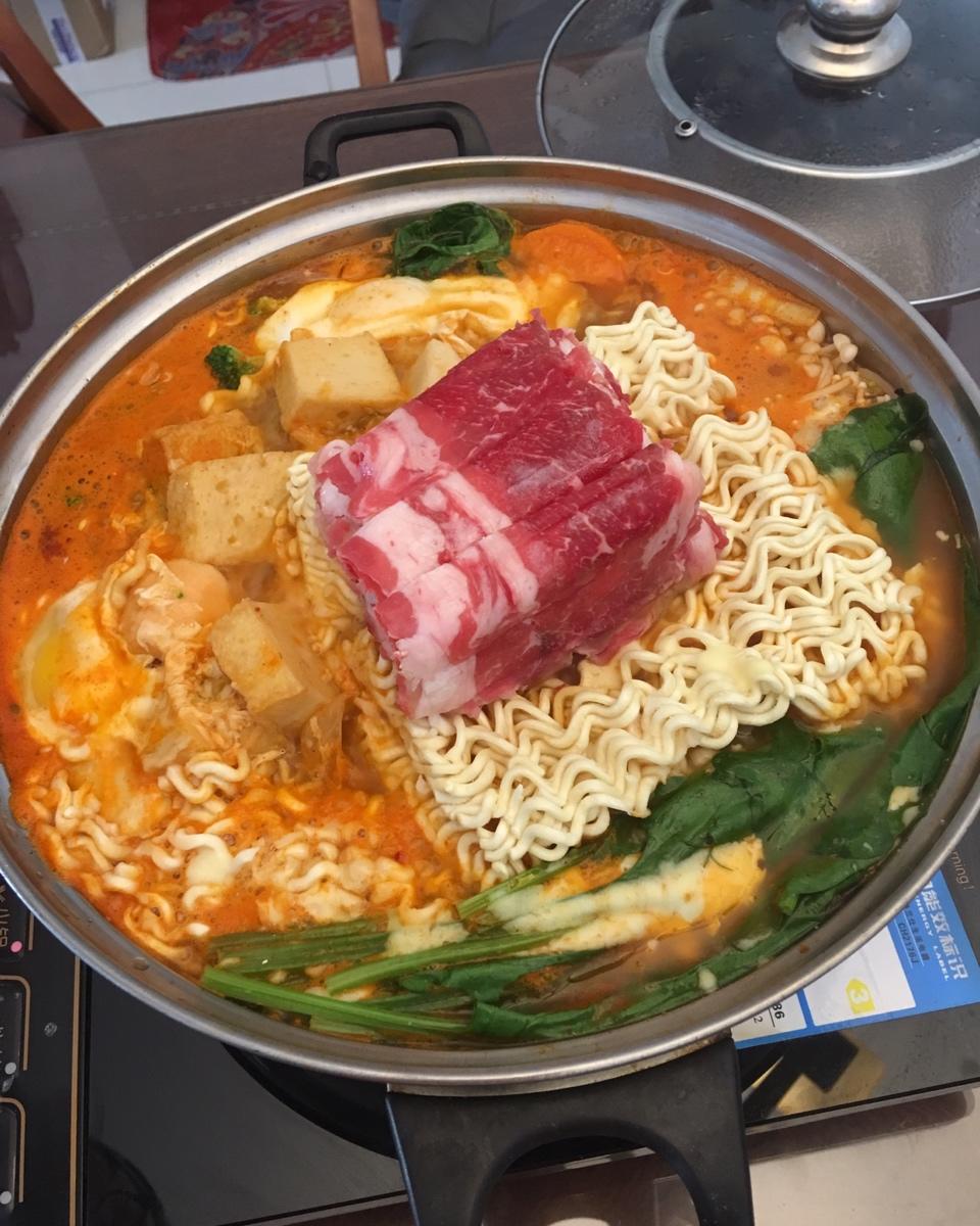 韩国芝士年糕锅（辣白菜部队火锅）