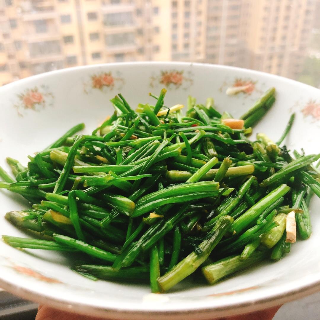 漫天雪儿做过清炒水芹菜#晚餐612020年3月22日