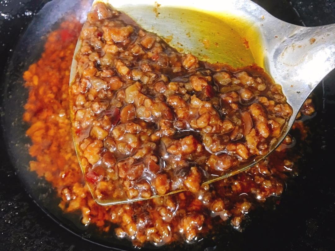 我发誓这将是你吃过最好吃的炸酱面，一口下去回味无穷！！！