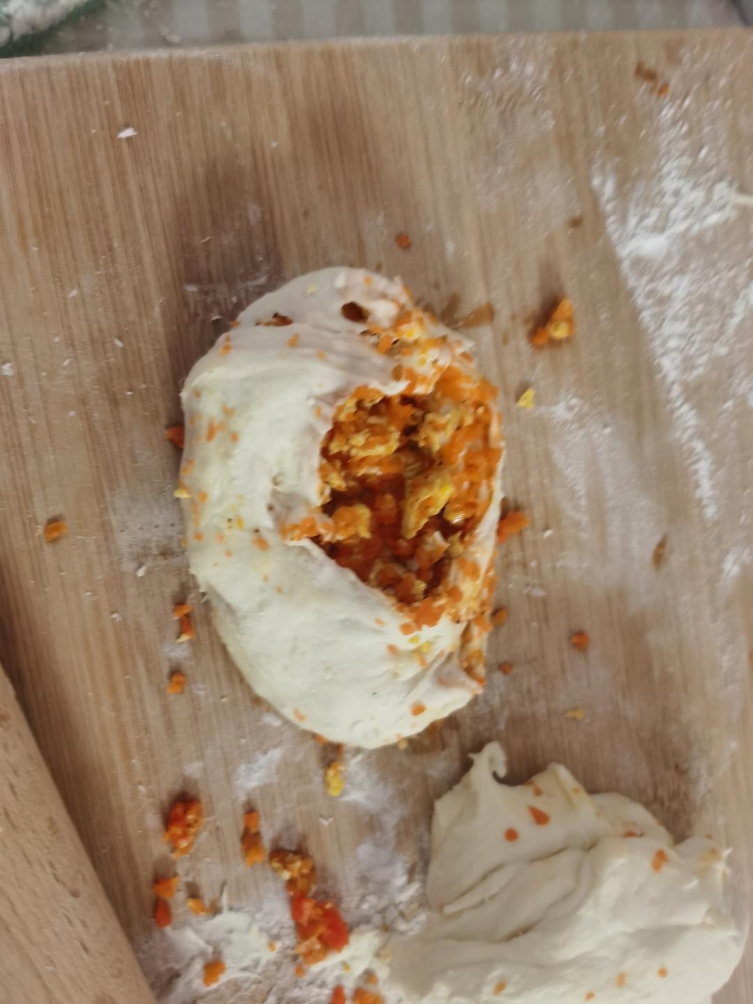 胡萝卜木耳鸡蛋素包子