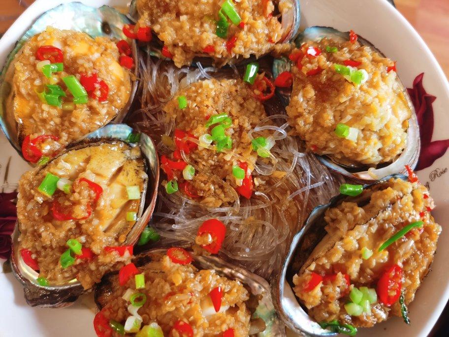 蒜蓉粉丝蒸鲍鱼