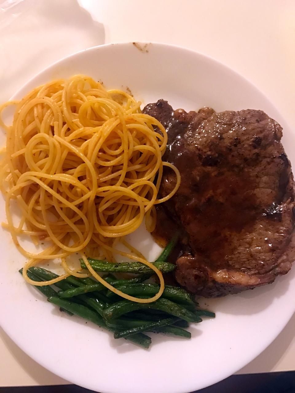 黑胡椒牛排（菲力牛排）—附黑胡椒汁的做法