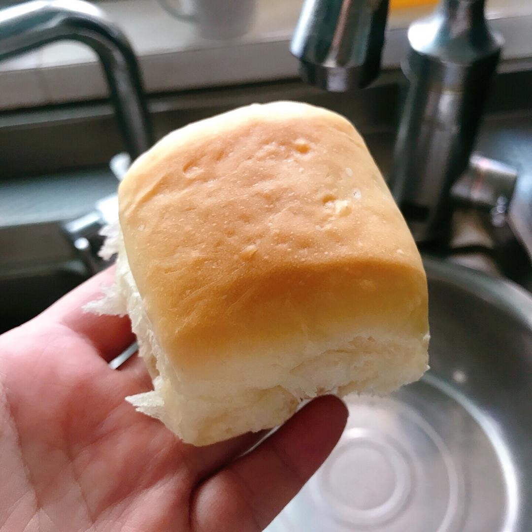 软到没朋友的牛奶小餐包