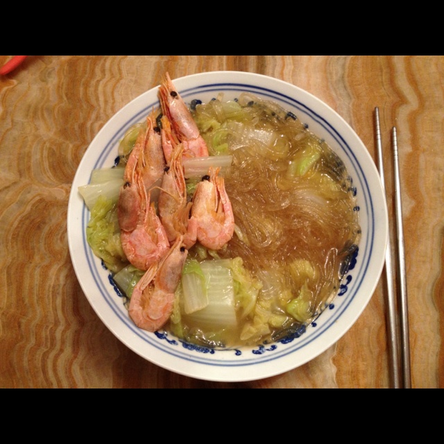 白菜粉条鲜虾煲