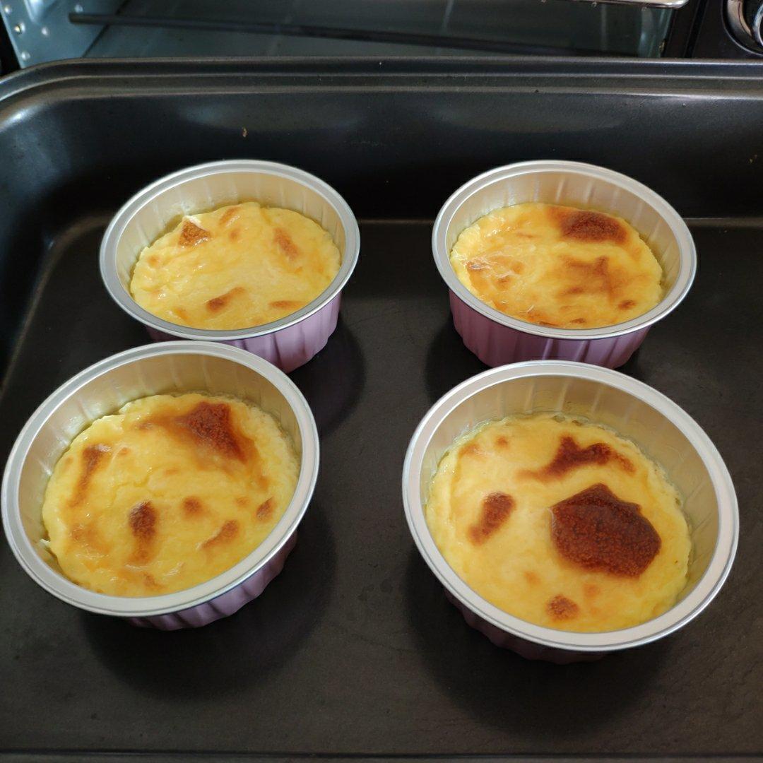 Crèmebrulée。法式烤布雷。焦糖布丁。