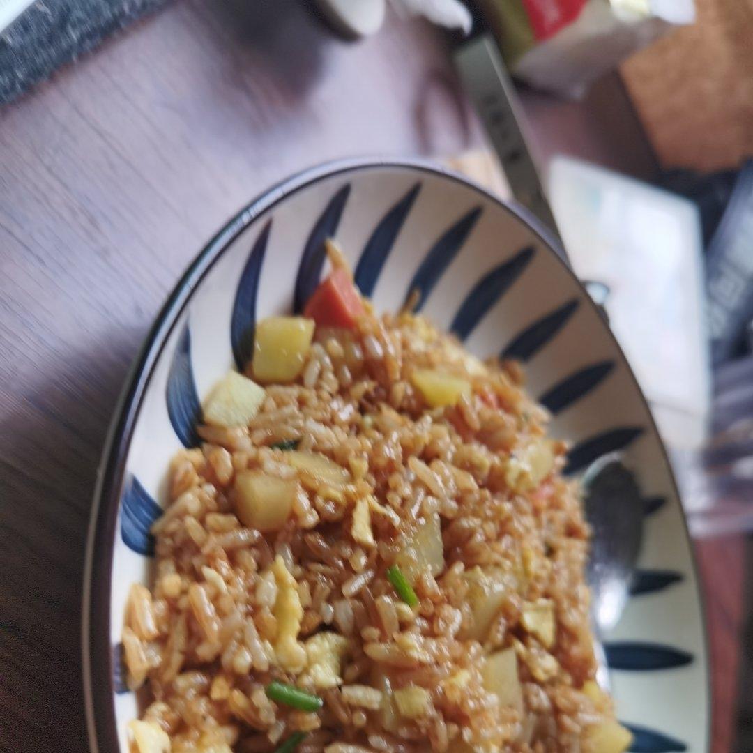 邻居抢着来我家吃土豆香肠炒饭，原来这么香！