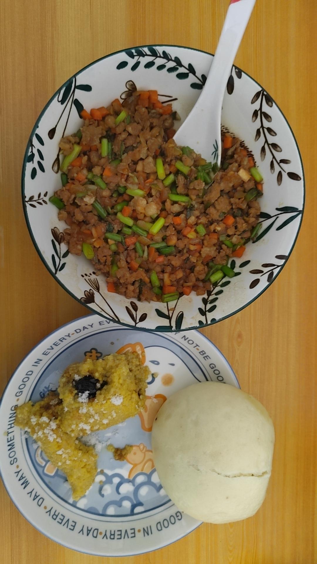 蒜苔炒肉末，三碗米饭都不够吃