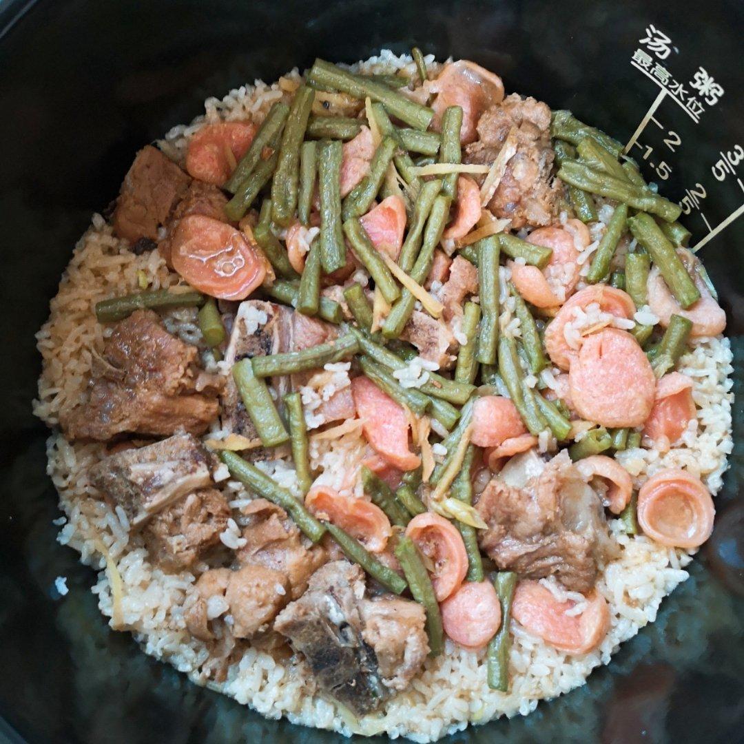 喷香排骨焖饭（爆好吃）