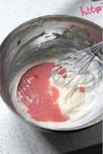 酸奶油草莓乳酪蛋糕的做法 步骤16