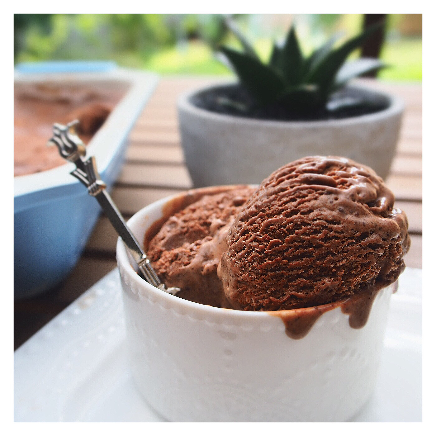 黑巧克力冰淇淋