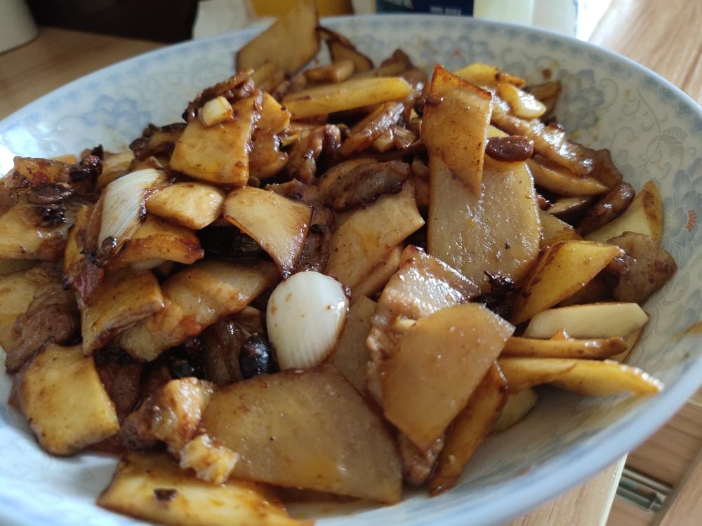 干锅炒杏鲍菇土豆片的做法
