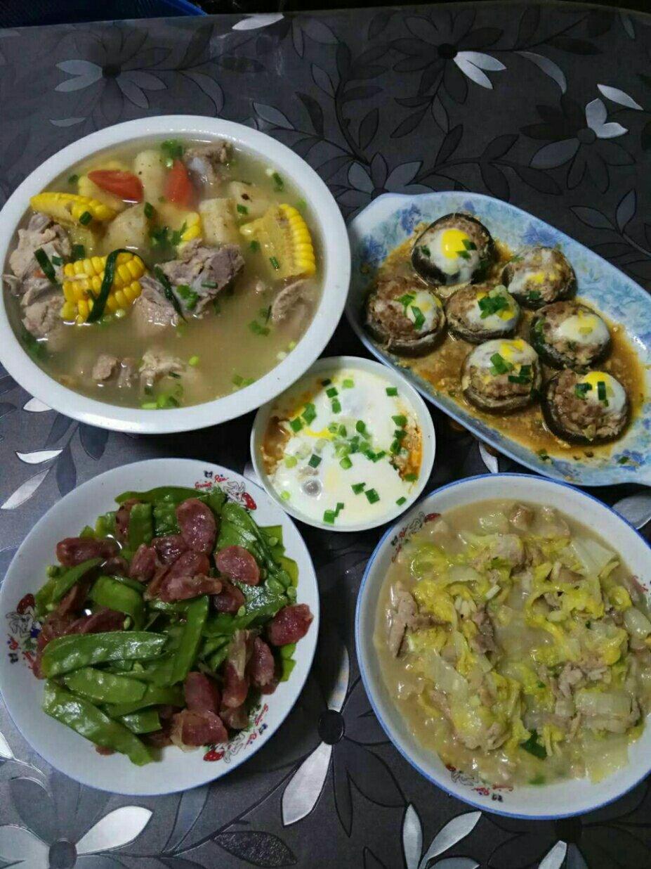 清甜胡萝卜玉米排骨汤