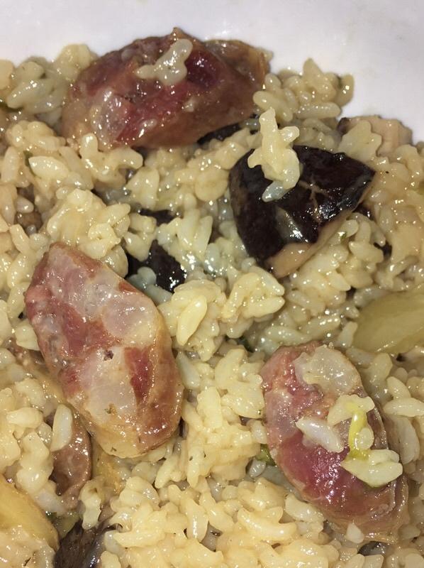 香菇腊肠土豆焖饭