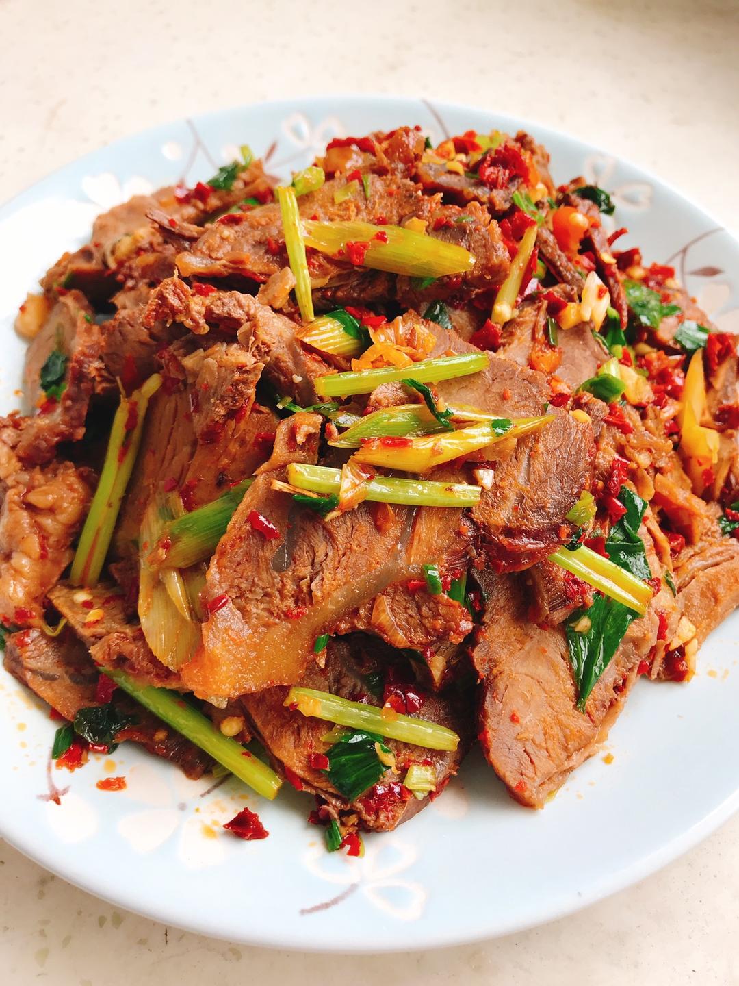 香辣酱牛肉的做法