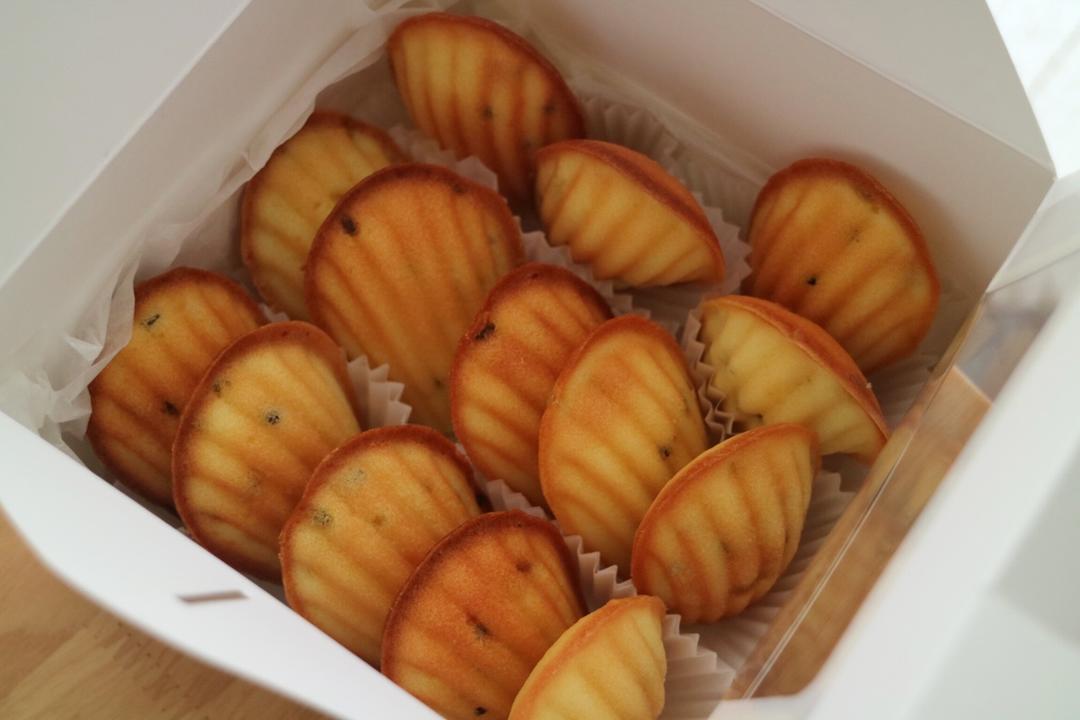百香果玛德琳蛋糕