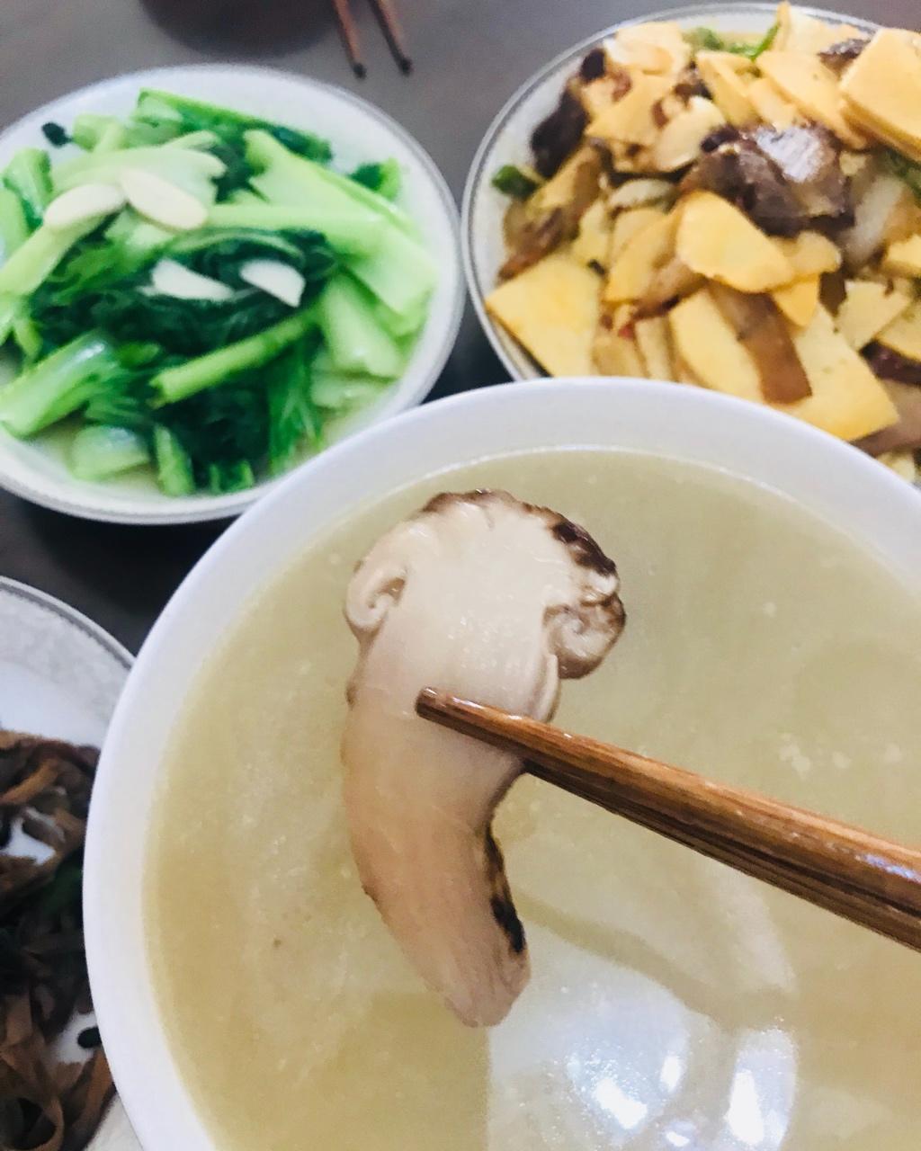 生汆丸子三鲜汤