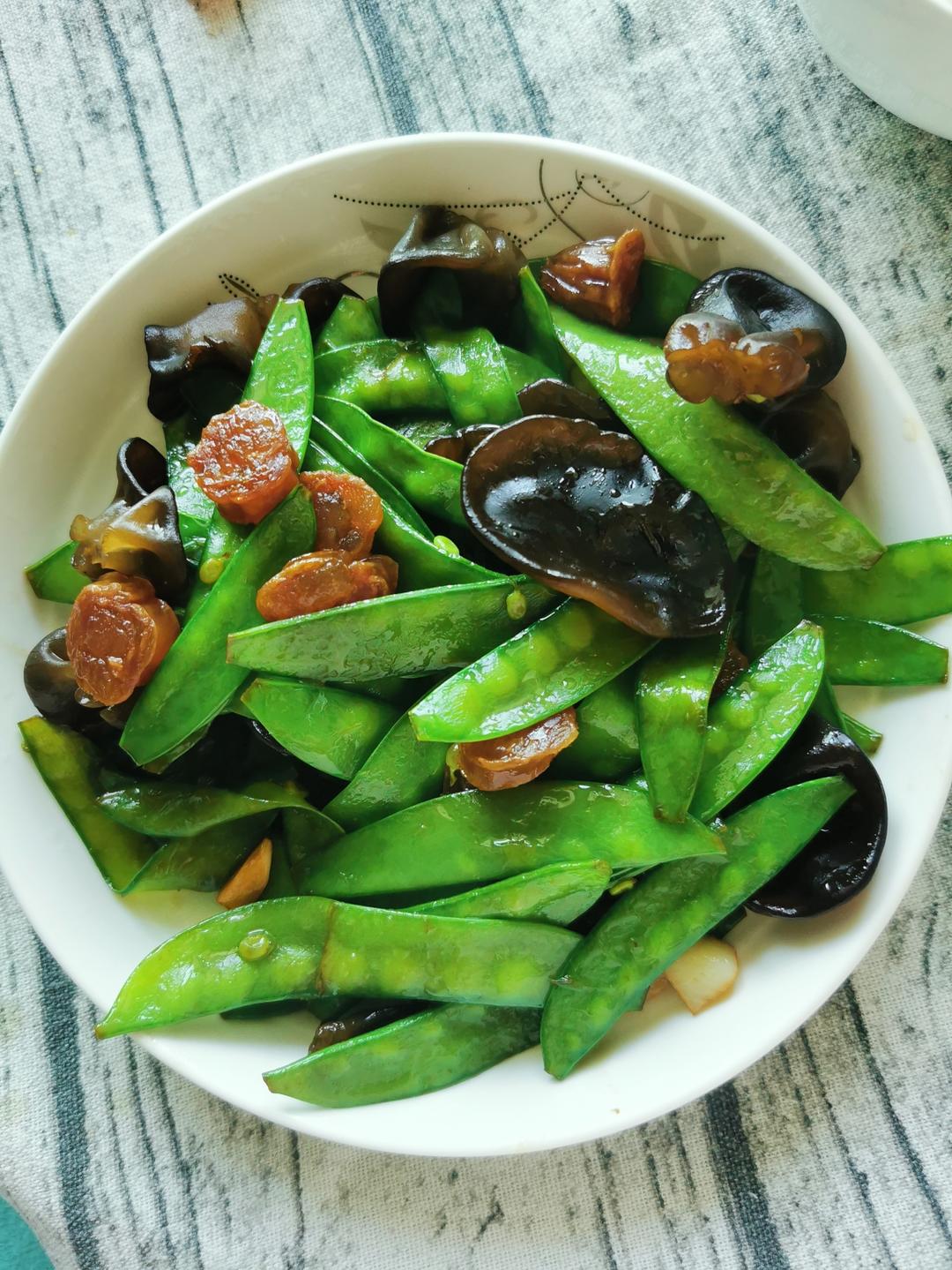 无比简单的荷兰豆炒腊肠，营养又好吃～！