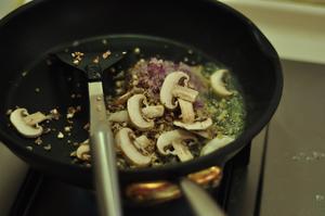 奶油蘑菇汤的做法 步骤5