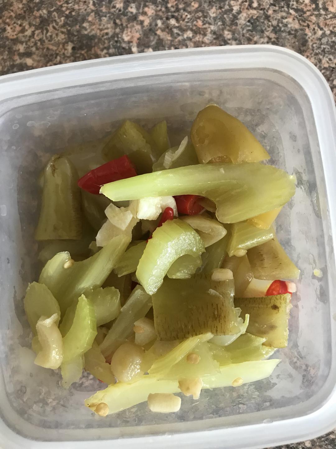 泡椒炒西芹