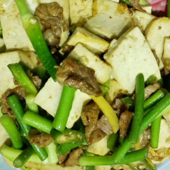 蒜苗豆腐干炒肉的做法